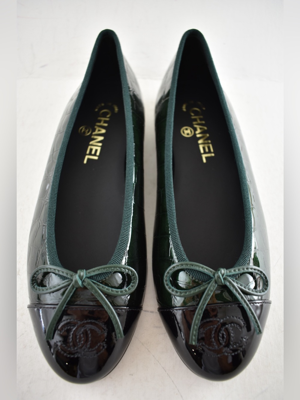 Chanel 26A Dark Green Black Crocodile Patent CC Logo Ballet Ballerina Flat 39 - Picture 7 of 16